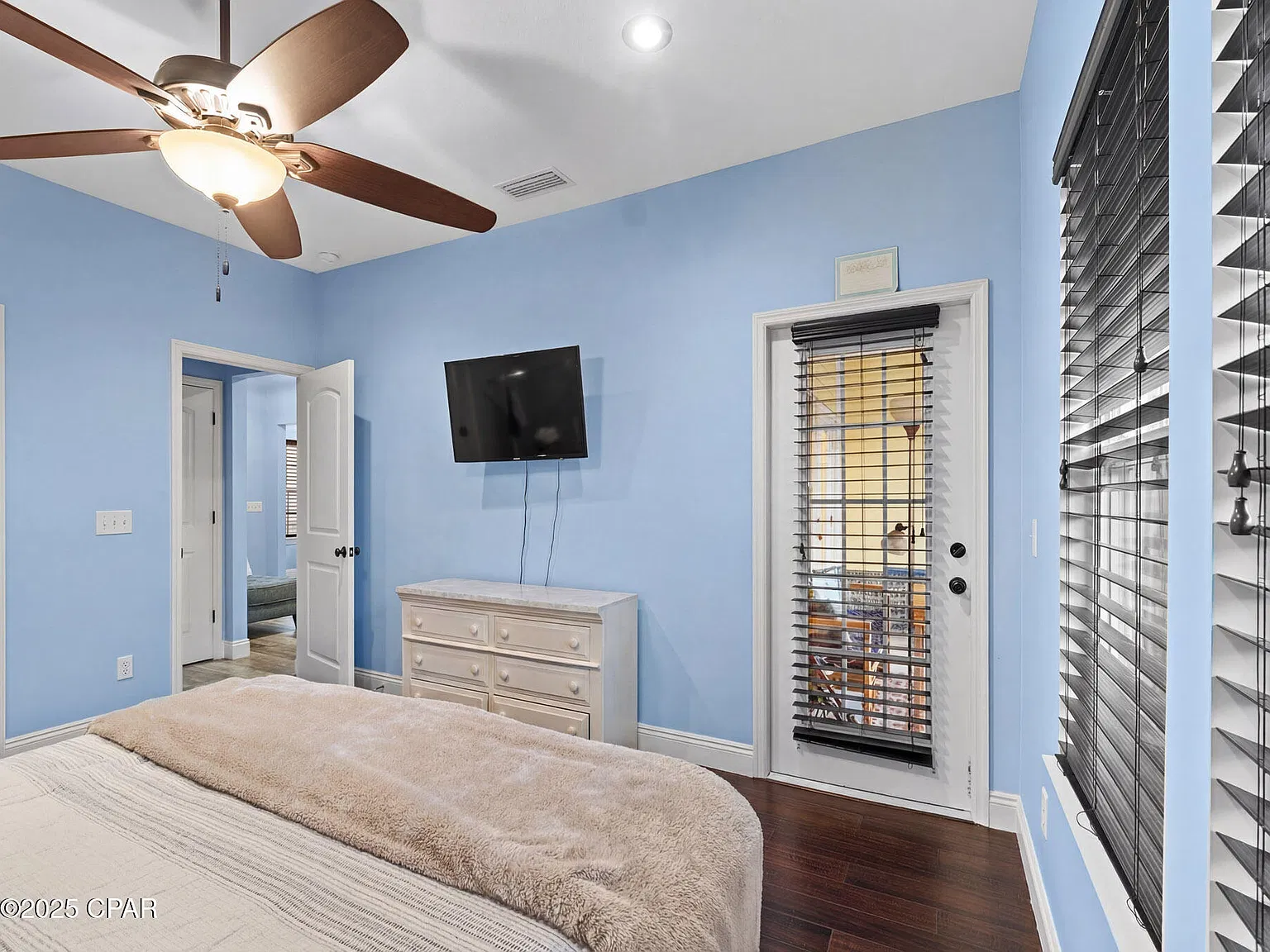 3 bed, 1617 sqft, $2,500 — Photo 4