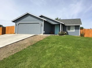520 E Clark St, Connell, WA 99326