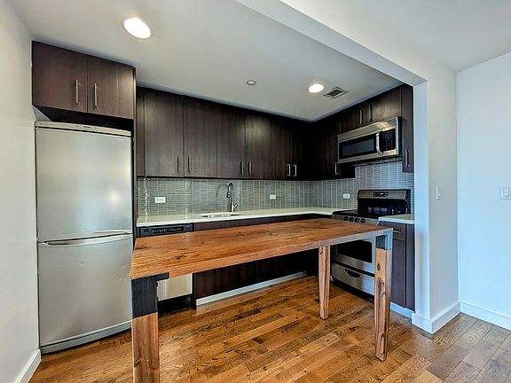 3rd image of 260 W 26th St APT 7B