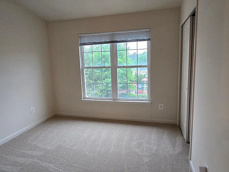 22614 Welborne Manor Sq — Photo 21