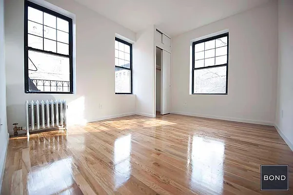 Rented by Bond New York | media 6