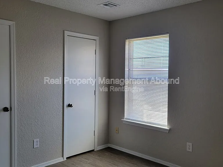 8006 N 117th East Ave — Photo 15