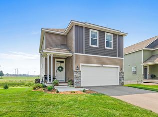 239 Snowdrop Trl, Waconia, MN 55387