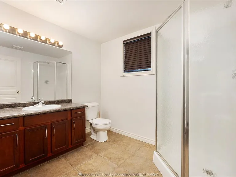 1924 Northway Ave — Photo 20