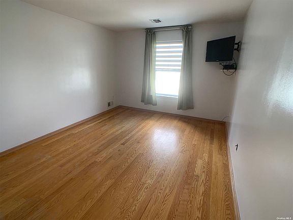 4th image of 122 Meridian Blvd APT B