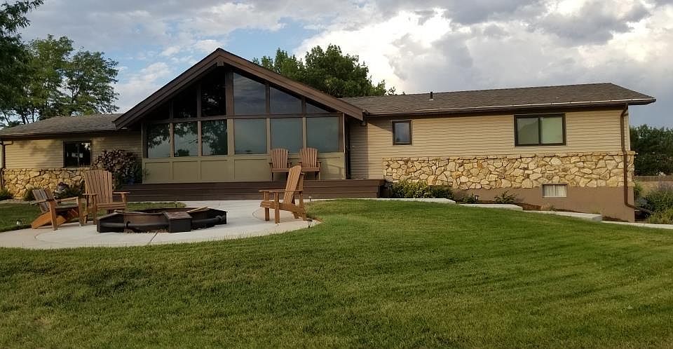 Front Yard and Fire Pit with Mountain Views