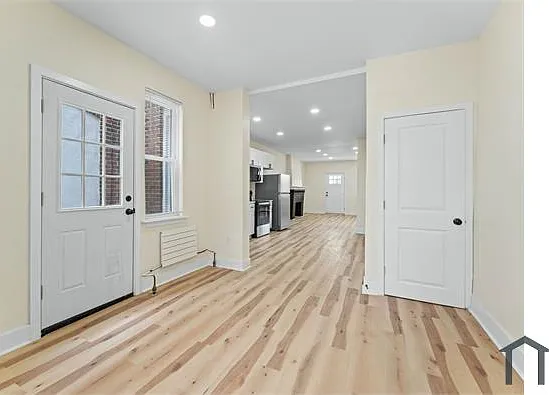 2041 Stenton Ave — Photo 12