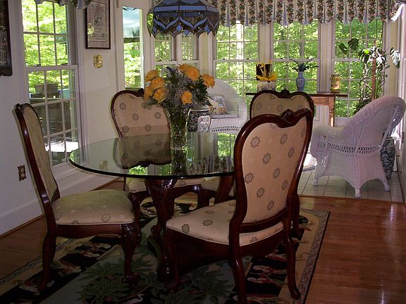 Eating Space in Kitchen 