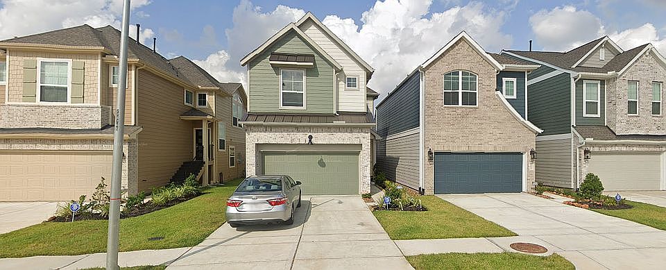 1st image of 21042 Garden Palm Dr