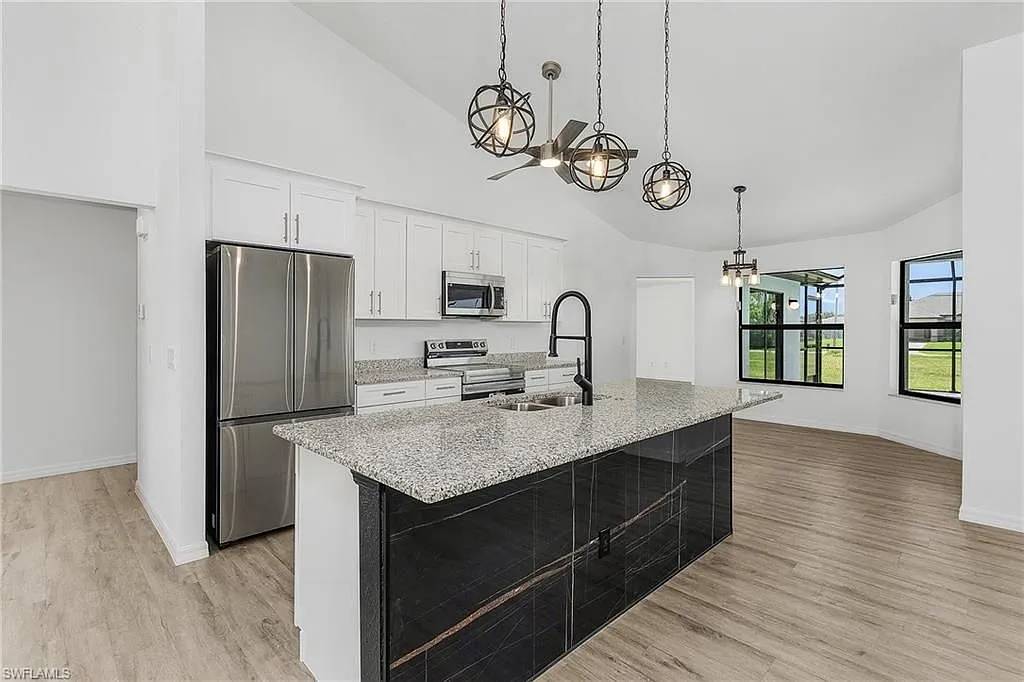 3 bed, 2.5 bath, 2560 sqft, $3,450 — Photo 3