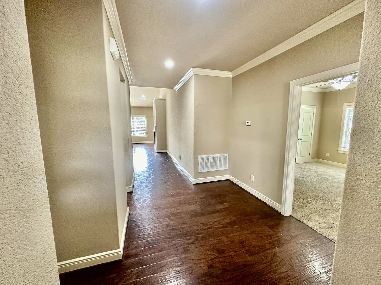 3 bed, 2.5 bath, 2021 sqft, $2,800 — Photo 4