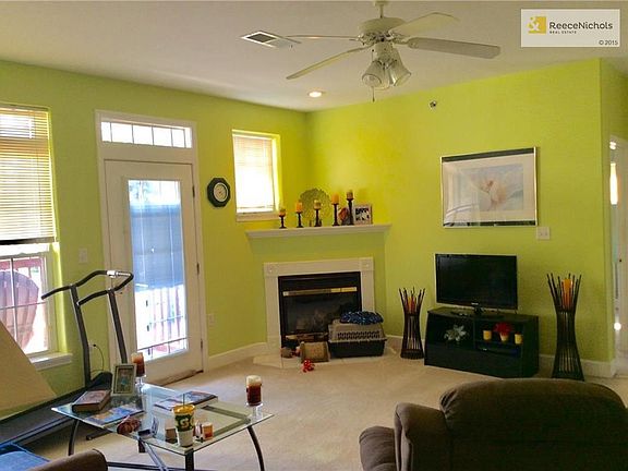 Open floor plan and deck just off the living room.