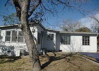2nd image of 822 Pennystone Ave