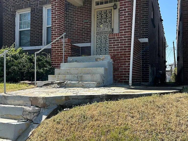 4890 Margaretta Ave — Photo 45