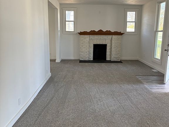 3rd image of 115 W Pennsylvania St