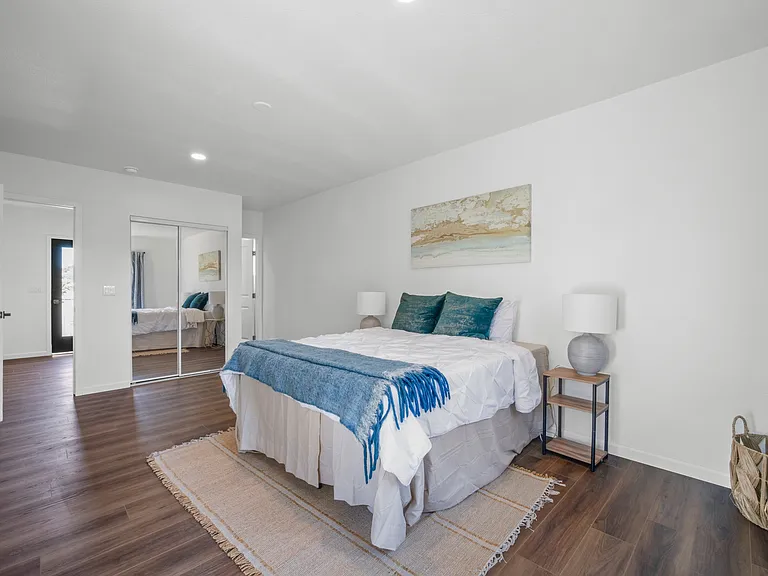 223 Emerson St — Photo 21