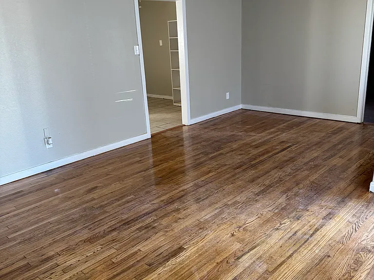 3725 Avenue V — Photo 13