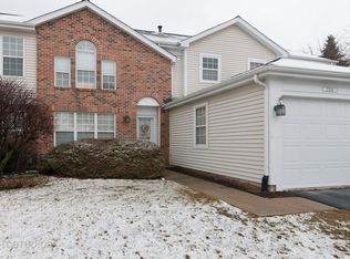 27W318 Melrose Ln, Winfield, IL 60190