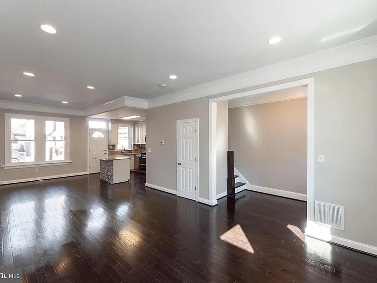 465 Luray Pl NW — Photo 24