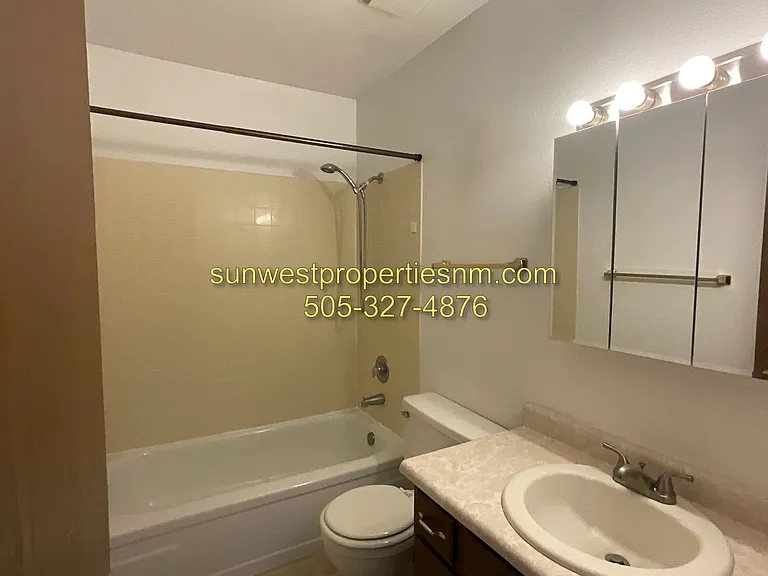 1631 Farmington Ave #4 — Photo 14