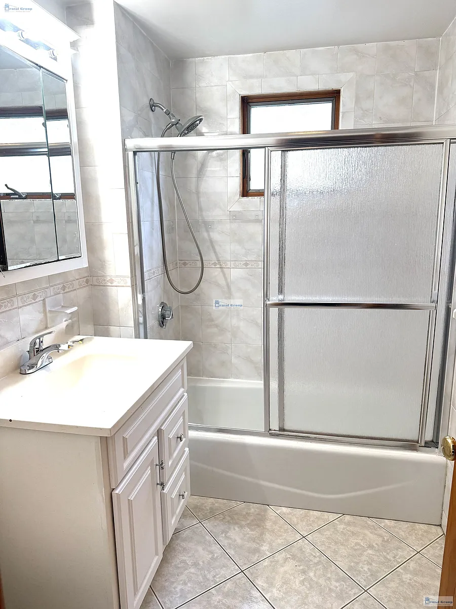 Building Photo - 49 Varnum St #1A