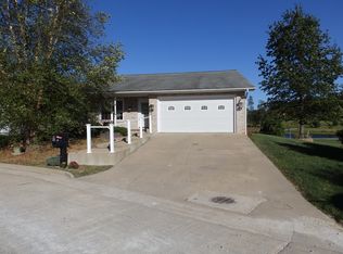 3 Hope Ave, Pittsfield, IL 62363