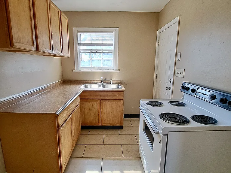 364 Delaware Ave #4 — Photo 3