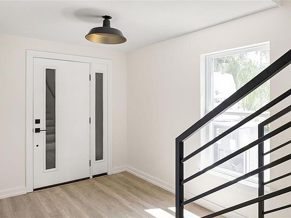4th image of 1606 PARK LAKE STREET #9