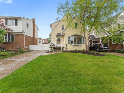637 Emmons Blvd, Wyandotte, MI, 48192