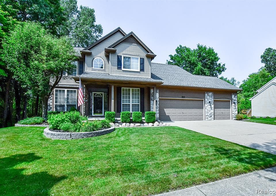 4942 Fairgrove Ln, Commerce Township, MI 48382 Zillow