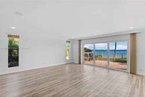1173 E Hillsboro Mile #1-3 Photo 1