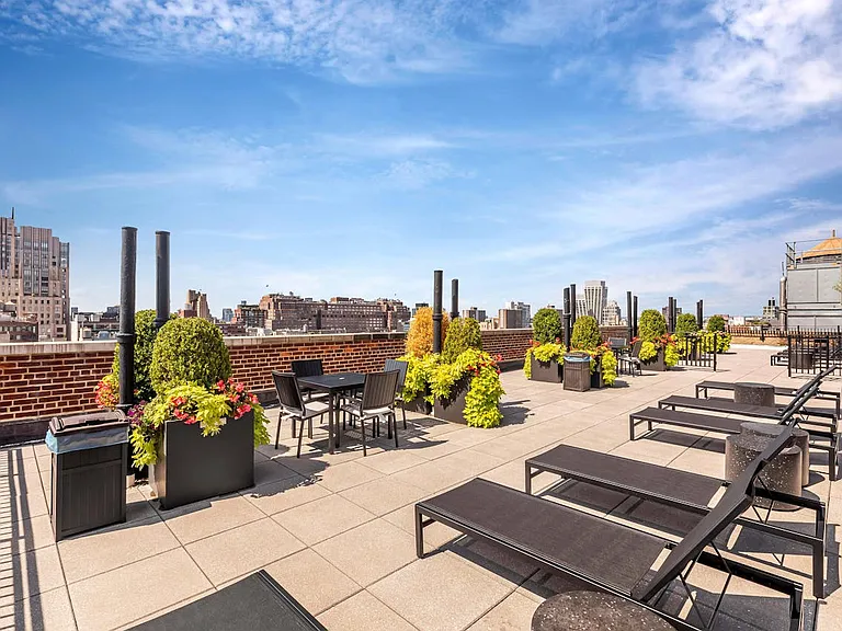 208 W 23rd St #1008 — Photo 12