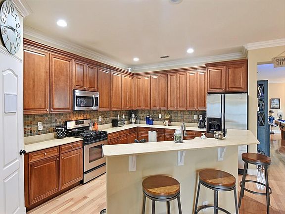 5th image of 1849 Pointe West Way