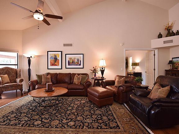 5th image of 5451 E Paradise Dr