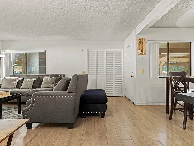 22700 Lakeway Dr #331 — Photo 8