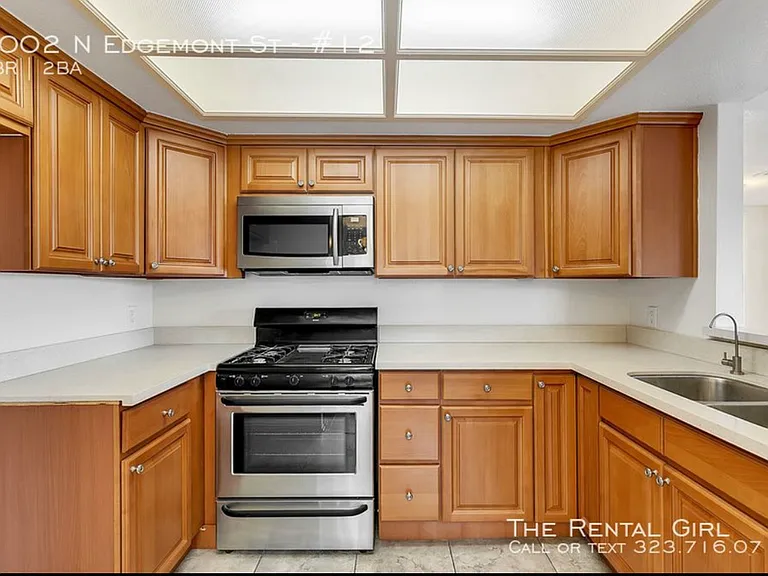 1002 N Edgemont St #10 — Photo 3