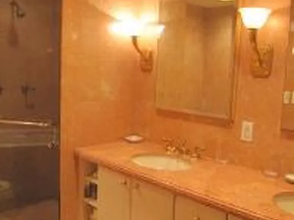 301 East 52nd Street image 1 of 9