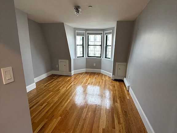 3rd image of 806 Tremont St #7