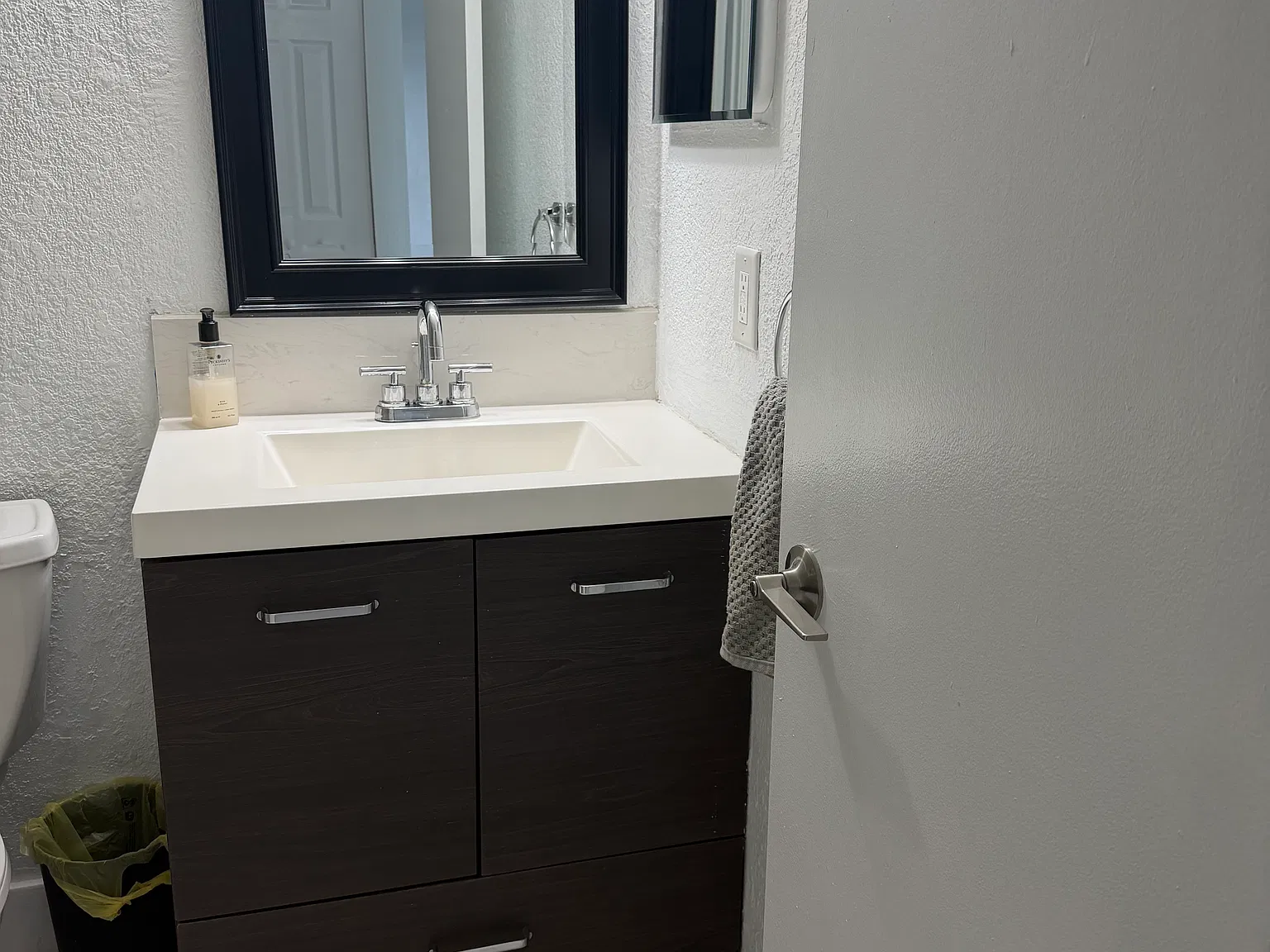 2 bed, 777 sqft, $2,250 — Photo 3
