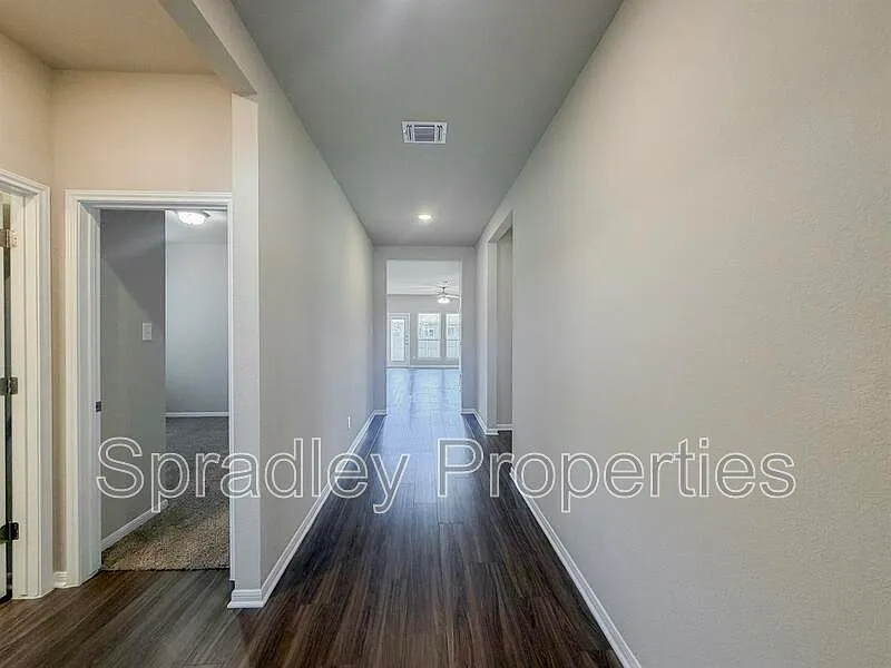 4 bed, 3.0 bath, 1789 sqft, $2,195 — Photo 3