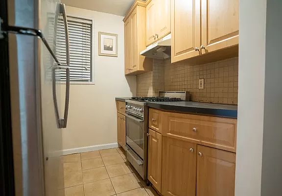5th image of 44-20 Douglaston Pkwy APT 3E