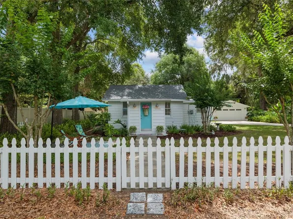 12335 SE 130th Ct, Ocklawaha, FL 32179