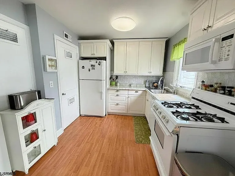 223 N Wyoming Ave #2027 — Photo 13