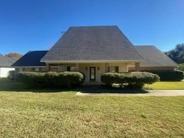 1029 Parkway Dr, Natchitoches, LA 71457