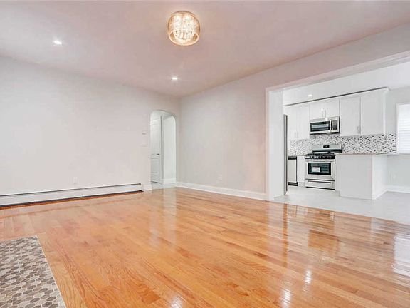 5th image of 103 Washington Ave