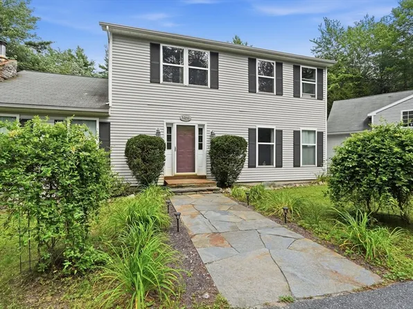 17 Phelps Ln, Williamsburg, MA 01096