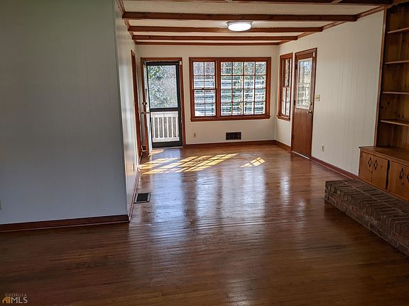 3rd image of 757 Linda Way