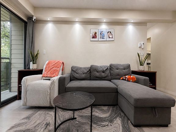 3rd image of 10560 154th St #306