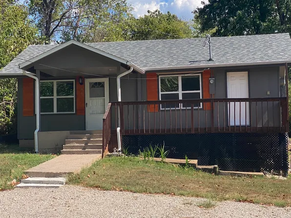 86 Court Ave, Camdenton, MO 65020