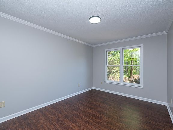 5th image of 10 Fox Ridge Way
